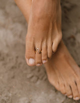 g r wavy ring zeh pt01