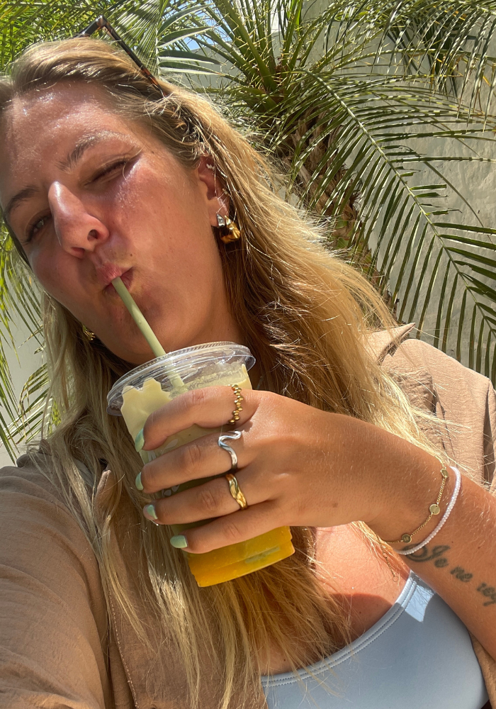 hiBALI Schmuck in Gold und Silber getragen