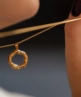 g-k-looprawchain_6-hibali-loop-raw-chain-goldene-halskette-gehaemmerter-anhaenger-wasserfest-edelstahl-18k
